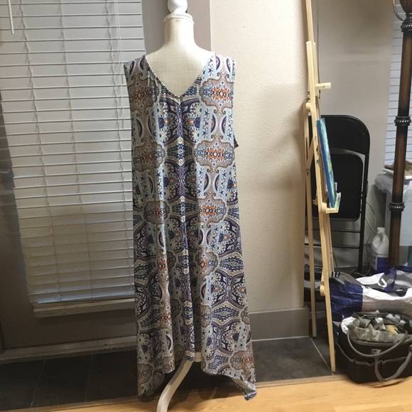 Single Thread Maxi Dress - Picture 4 of 5